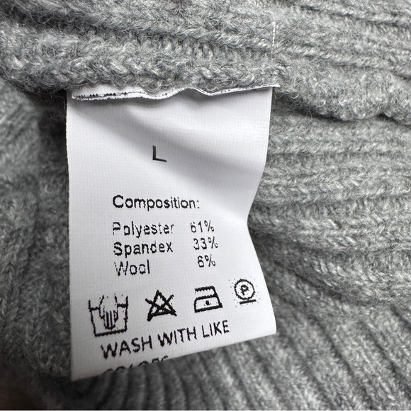 Cozy Gray Off-Shoulder Sweater Dress - Large - Picture 7 of 8